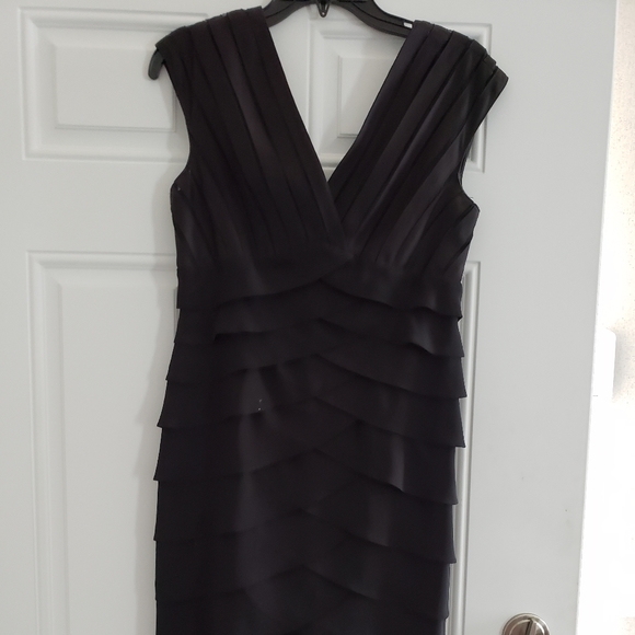 Dress - Picture 1 of 1